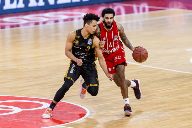 包揽了男子 包揽了男子